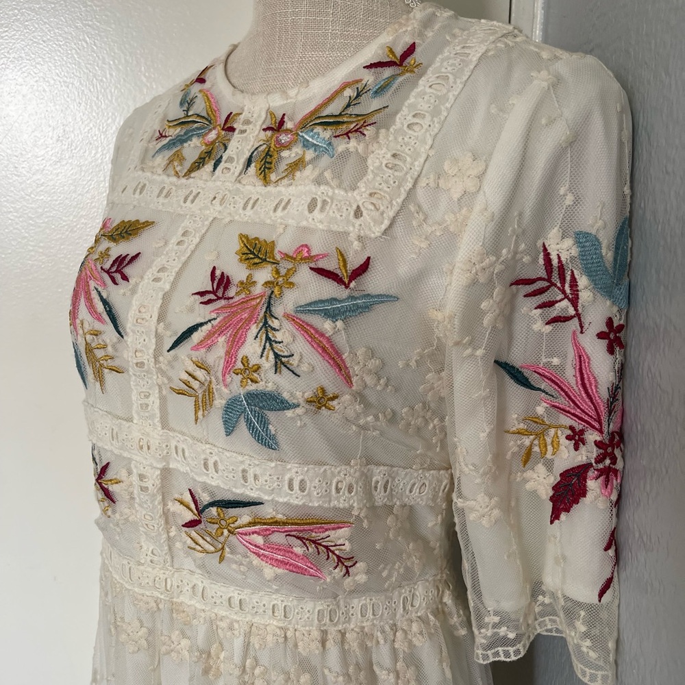 Womens Floral Embroidered Midi Ivory Dress - Picture 4 of 9